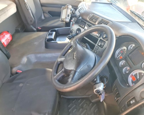 Cabin Interior – Driver Side – DAF CF 85.460