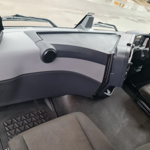 Cabin Interior – Passenger Side – Renault T 460